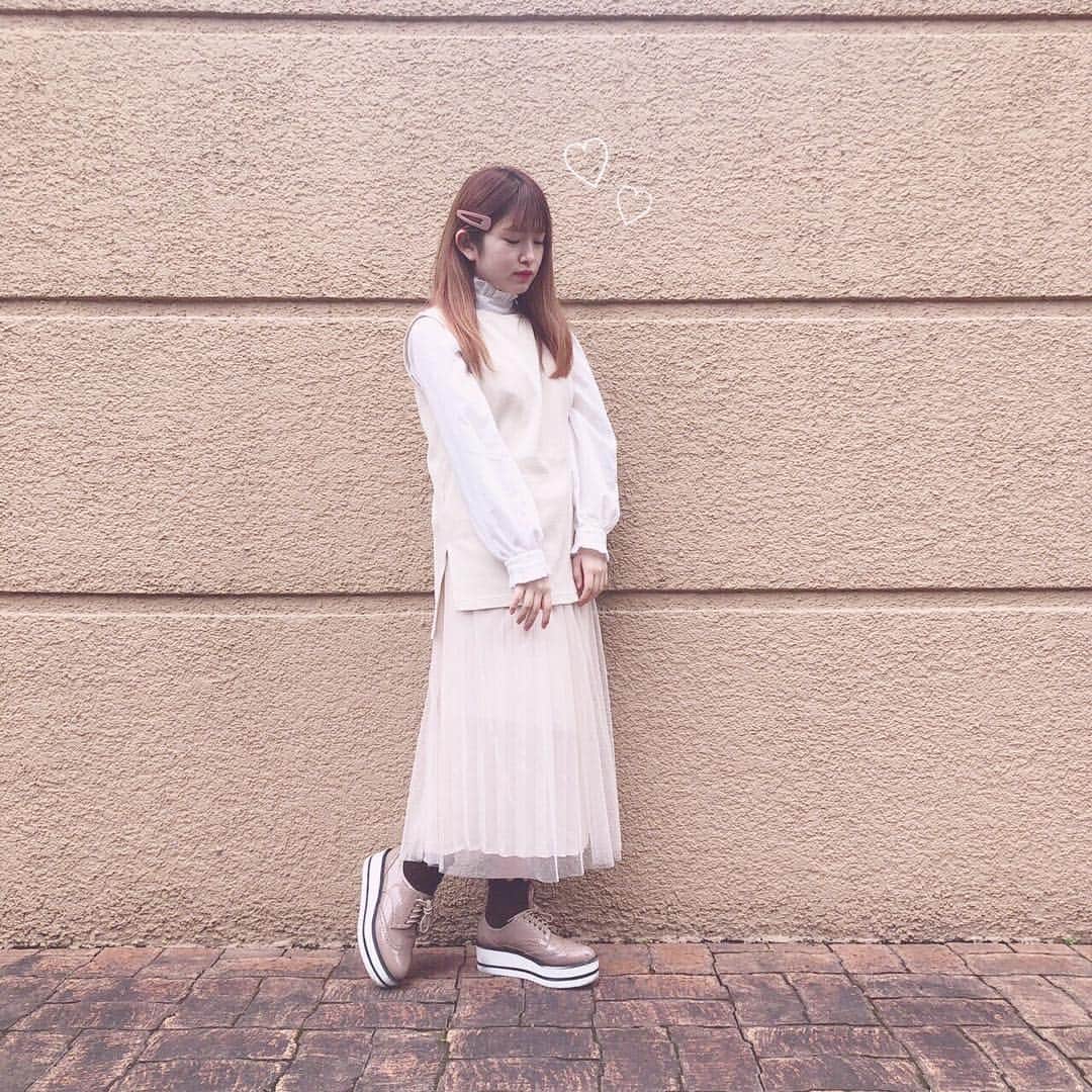 青木菜花のインスタグラム：「.﻿ .﻿ #なのふぁっしょん ♡﻿ 珍しくベスト着てみたよ🌟﻿ .﻿ .﻿ #gu_for_all ﻿ #GUstyle﻿ #gupr﻿ #チュニック﻿ #リブスリットチュニック﻿ #instagood #instalike #l4l」