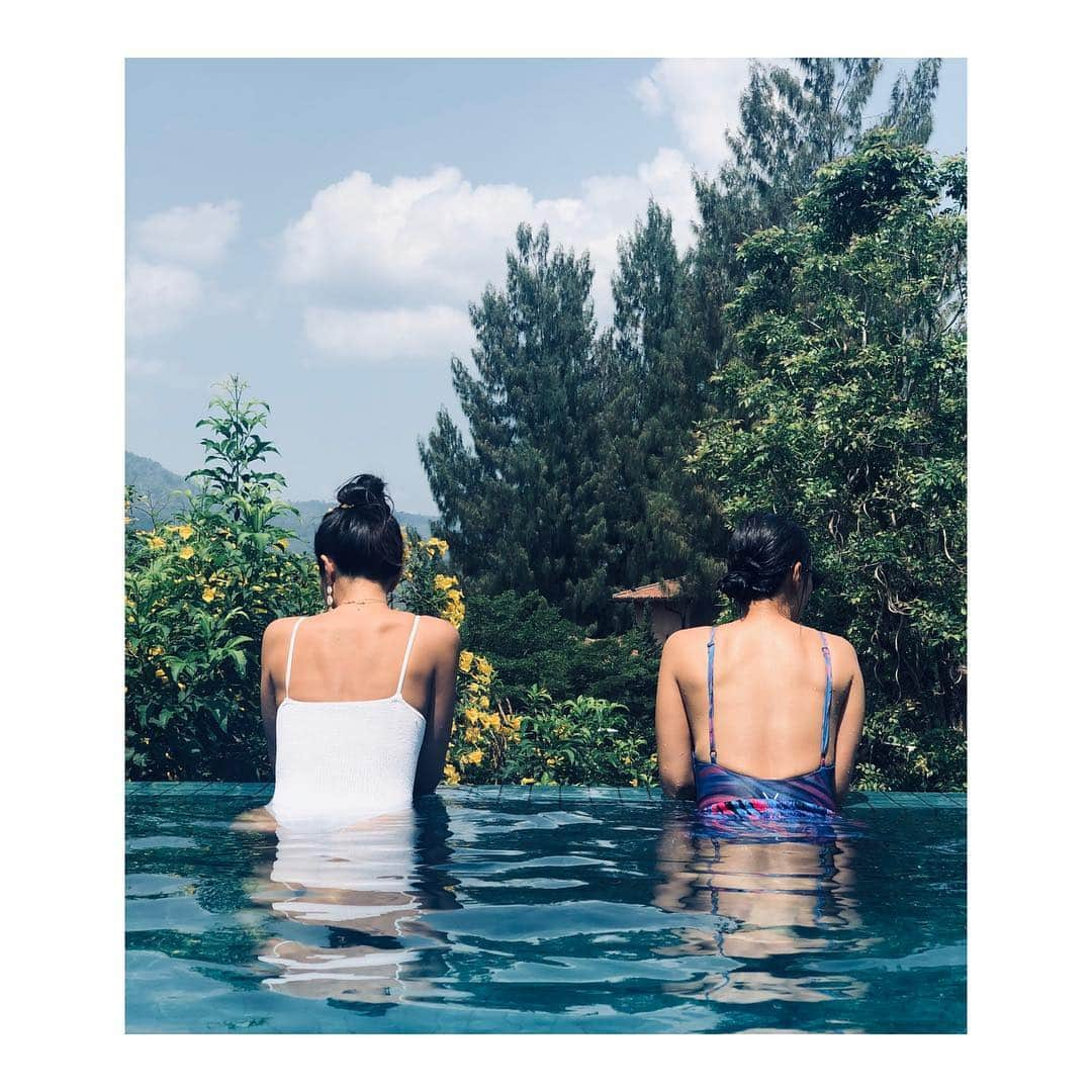 Laila Boonyasakさんのインスタグラム写真 - (Laila BoonyasakInstagram)「Relaxing day with @paipie 🥰💙💙💙💙💙💙」4月29日 19時45分 - chermarn