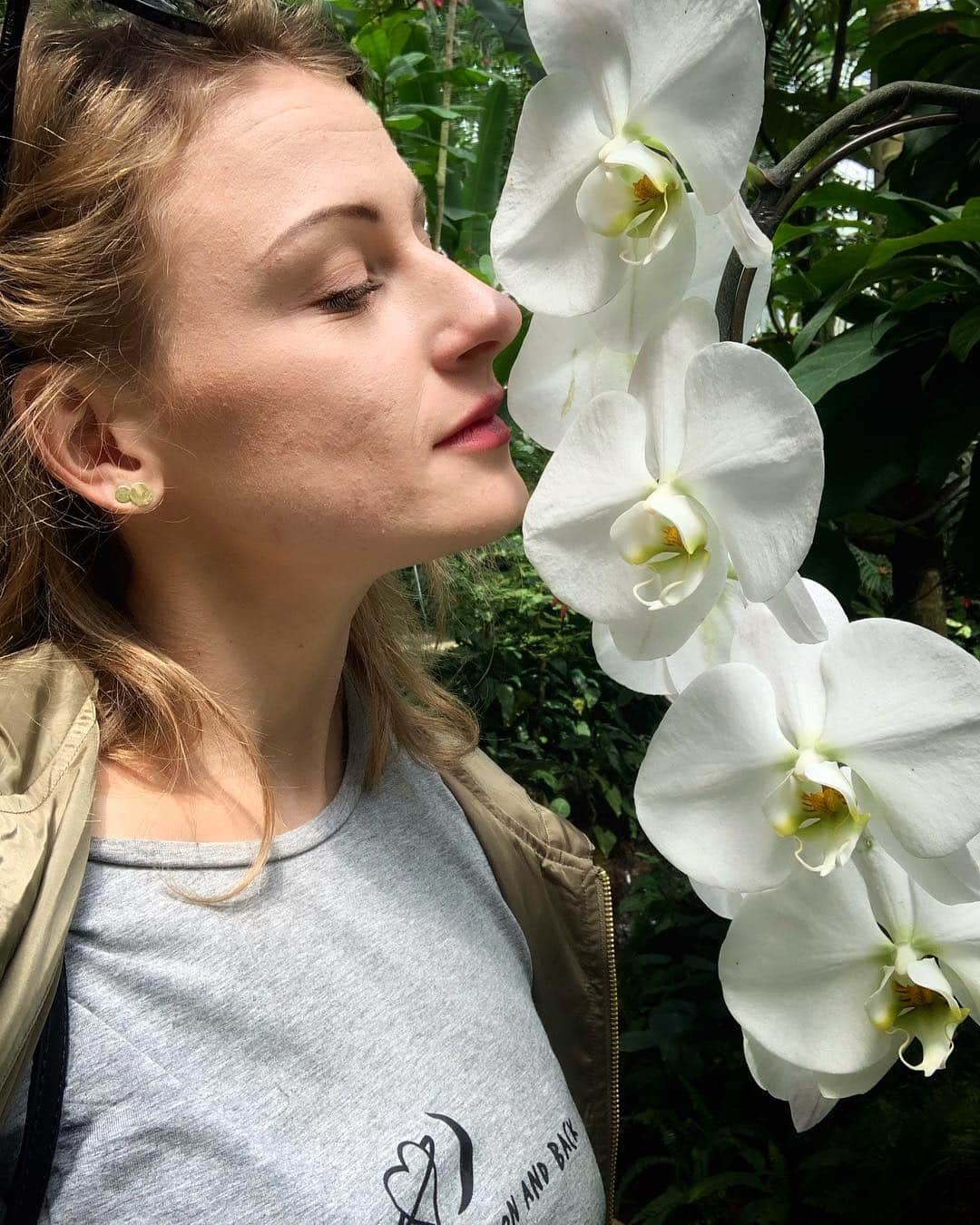 Patrycja WYCISZKIEWICZさんのインスタグラム写真 - (Patrycja WYCISZKIEWICZInstagram)「Orchideas... my love ♥️ #japan #kochi #asia #orchidea #orchid #white #botanicgarden #travel #patrycjawyciszkiewicz」4月29日 19時58分 - patrycjawyciszkiewicz
