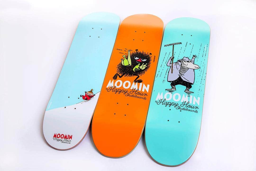 ムーミンさんのインスタグラム写真 - (ムーミンInstagram)「Hooray! The new Moomin collection by Happyhour Skateboards will be released on Saturday May 4th! Who's excited?🤩 The first collection was a success and now the second collection features apparel as well as longed for Moomin decks!❤️ Psst! Sign up on our wait list on the product page to be notified when they are available 👉 moom.in/happyhourskateboards  #MOOMINbyHappyHour #moominskateboards #moomin #moominofficial #moomindecks #happyhourskateboards」4月29日 20時03分 - moominofficial