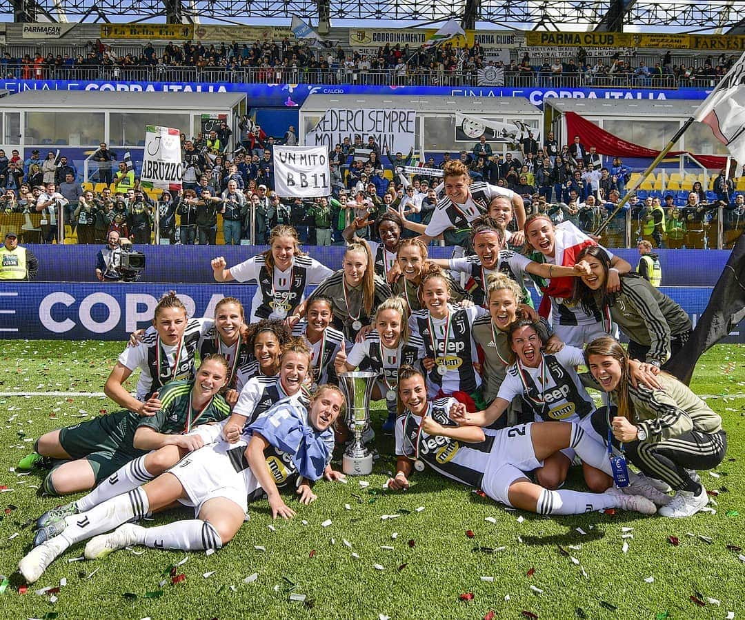 ユヴェントスFCさんのインスタグラム写真 - (ユヴェントスFCInstagram)「#MondayMotivation feat. #JuventusWomen and the Coppa Italia 🏆🇮🇹」4月29日 20時09分 - juventus