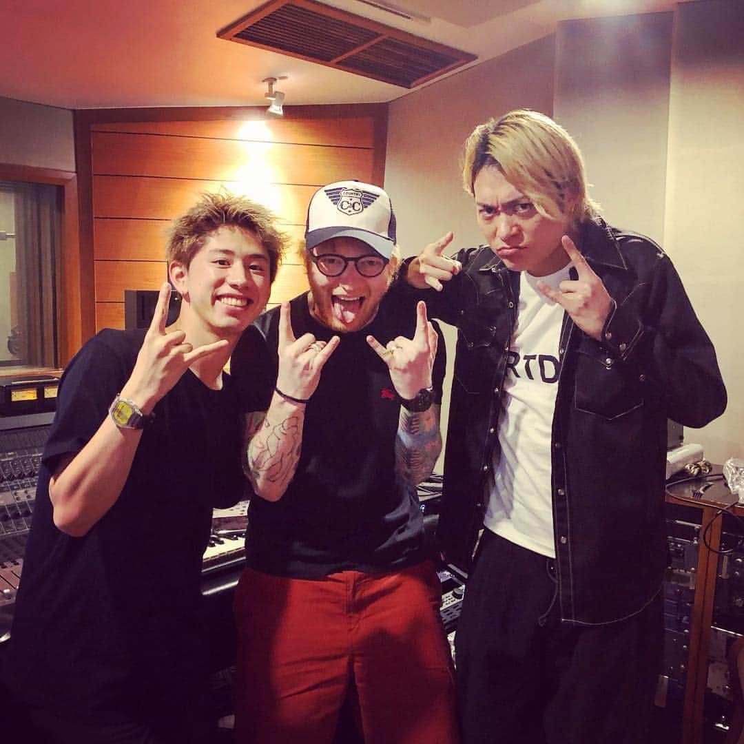 Taka さんのインスタグラム写真 - (Taka Instagram)「We had a studio session with Ed !!! In Thailand 🇹🇭 It was an amazing time!!!!He’s just full of talent #dynamicrecordingstudio #thailand」4月29日 20時09分 - 10969taka