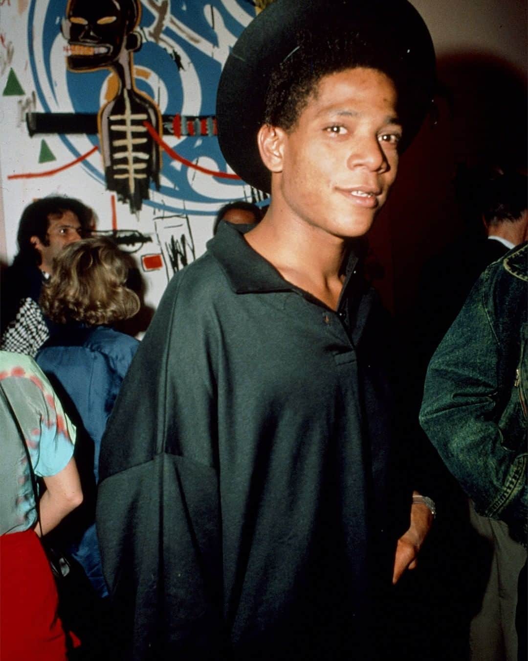 GQさんのインスタグラム写真 - (GQInstagram)「#YourMorningShot, Jean-Michel Basquiat: "I did well in English and history. I just didn't participate in school at all. I'd just be drawing at my desk... Usually the other kids who didn't have friends, I'd be friends with." #basquiat」4月29日 20時30分 - gq