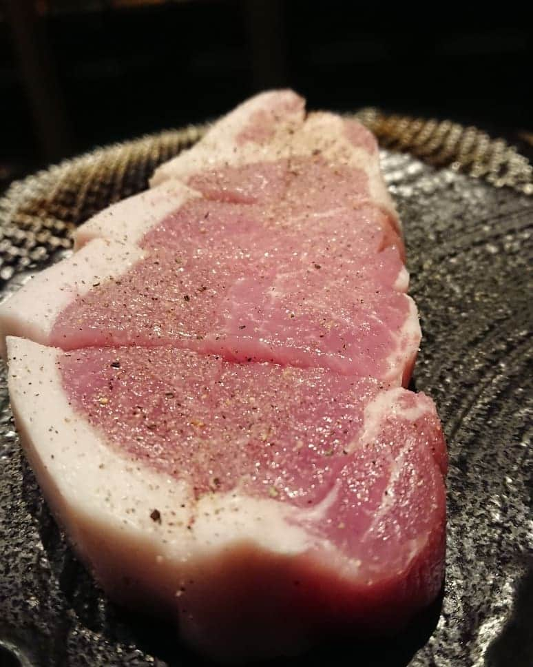 ニッチロー'さんのインスタグラム写真 - (ニッチロー'Instagram)「本日は平成最後の肉の日🍖  平成を振り返りながら焼肉はいかがでしょうか👌  #肉の日  #平成最後の肉の日  #日本一の焼肉の街生まれ  #焼肉大使  #飯田市 #やきまる  #焼肉 #熟成南部豚  #サガリ #ニッチロー’ #ニックロー' #ニッチ飯 #yakiniku #yakinikucity」4月29日 20時47分 - nicchiro5.1