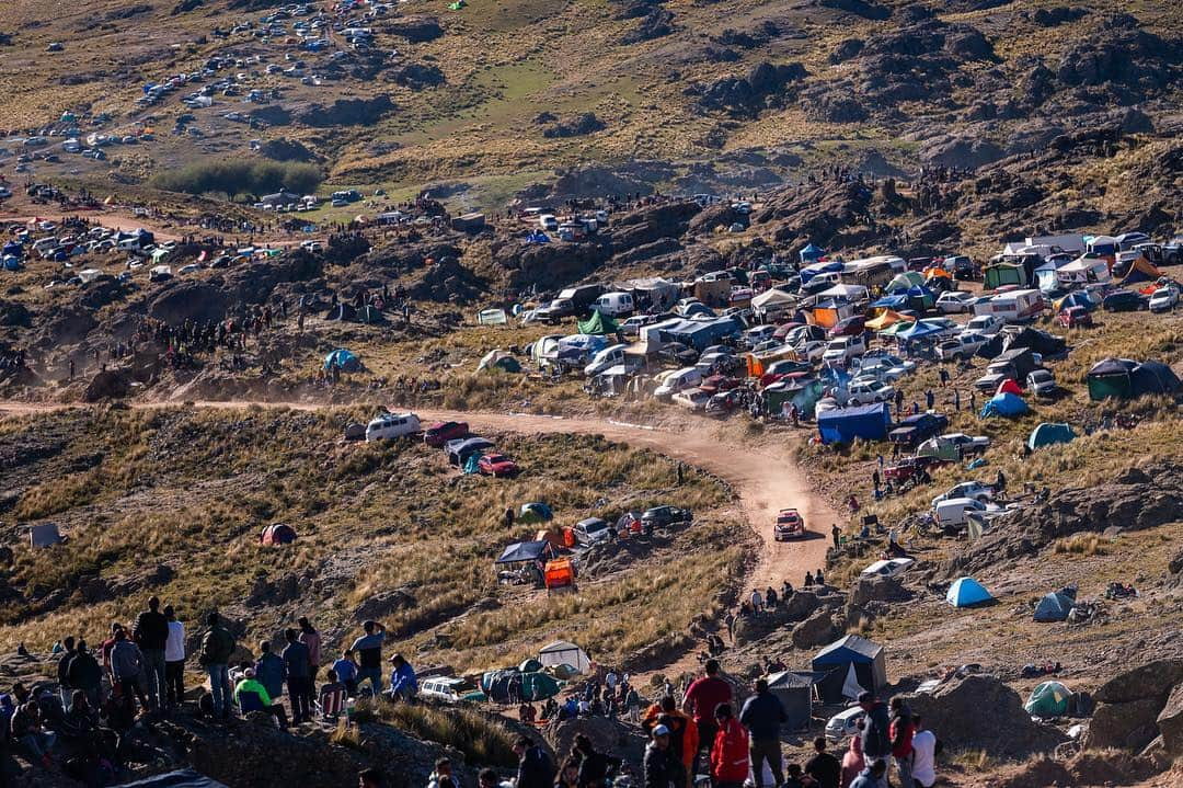 勝田貴元さんのインスタグラム写真 - (勝田貴元Instagram)「🇦🇷What a amazing stage, there was everywhere spectators beside of the road. I was happy to driving front of Argentina rally fans! 📸 @timoanisphotography  ラリーアルゼンチンどこもかしくも観客で一杯でした！ 特にエル・コンドルは全てのコーナーに多くの観客が居て圧巻！ ただ岩やら橋やらステージがラフ過ぎて、それどころじゃなかったけど😂 @mm.motorsport @danbarritt @officialwrc @rallyargentina #rally #argentina #wrc2 #wrc」4月29日 21時14分 - takamotokatsuta