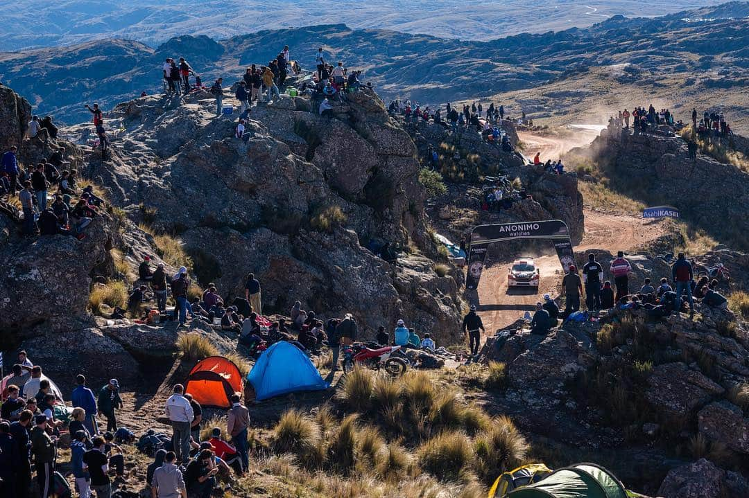 勝田貴元さんのインスタグラム写真 - (勝田貴元Instagram)「🇦🇷What a amazing stage, there was everywhere spectators beside of the road. I was happy to driving front of Argentina rally fans! 📸 @timoanisphotography  ラリーアルゼンチンどこもかしくも観客で一杯でした！ 特にエル・コンドルは全てのコーナーに多くの観客が居て圧巻！ ただ岩やら橋やらステージがラフ過ぎて、それどころじゃなかったけど😂 @mm.motorsport @danbarritt @officialwrc @rallyargentina #rally #argentina #wrc2 #wrc」4月29日 21時14分 - takamotokatsuta