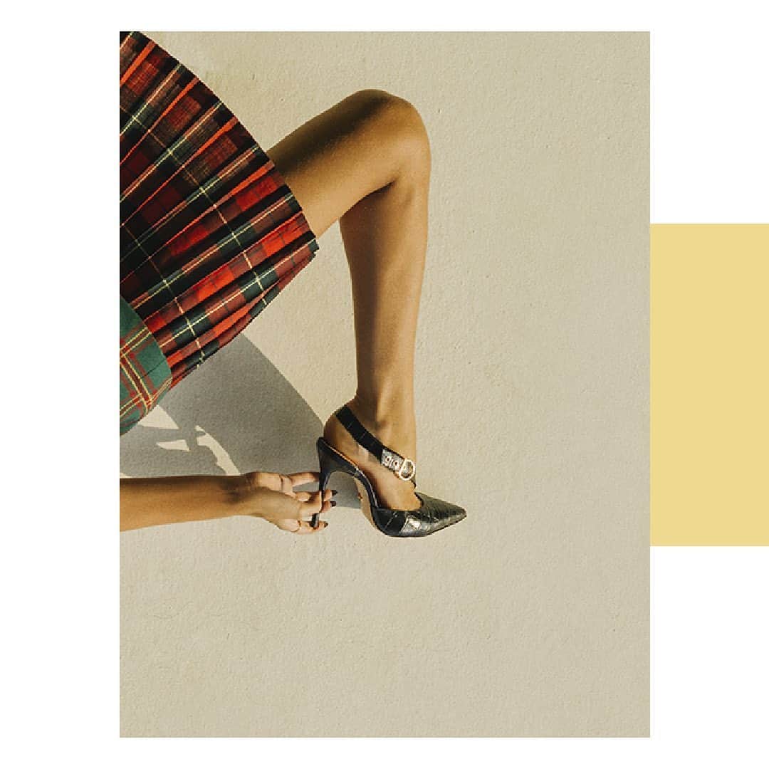 Schutzのインスタグラム：「🖤🤩. @laura  #schutzmomyourway」