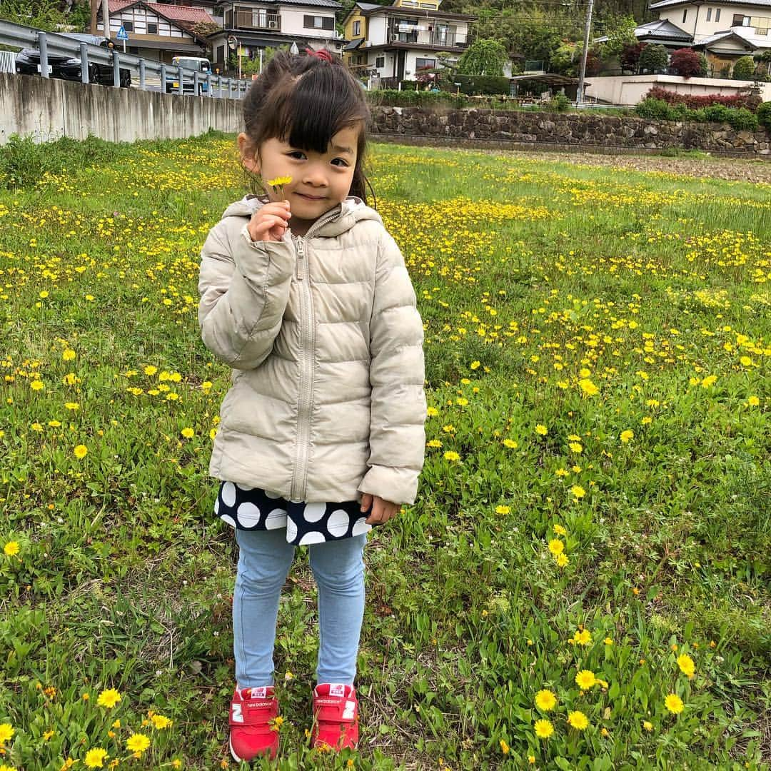 中岡由佳さんのインスタグラム写真 - (中岡由佳Instagram)「寺家ふるさとの森で田舎の景色を楽しみ、山登り。自然の中で過ごした後の家でのお昼寝は最高でした。息子を抱っこして山登りもしたので、帰宅して子供達と一緒に3時間夢の中。。」4月29日 21時07分 - yuka_nakaoka