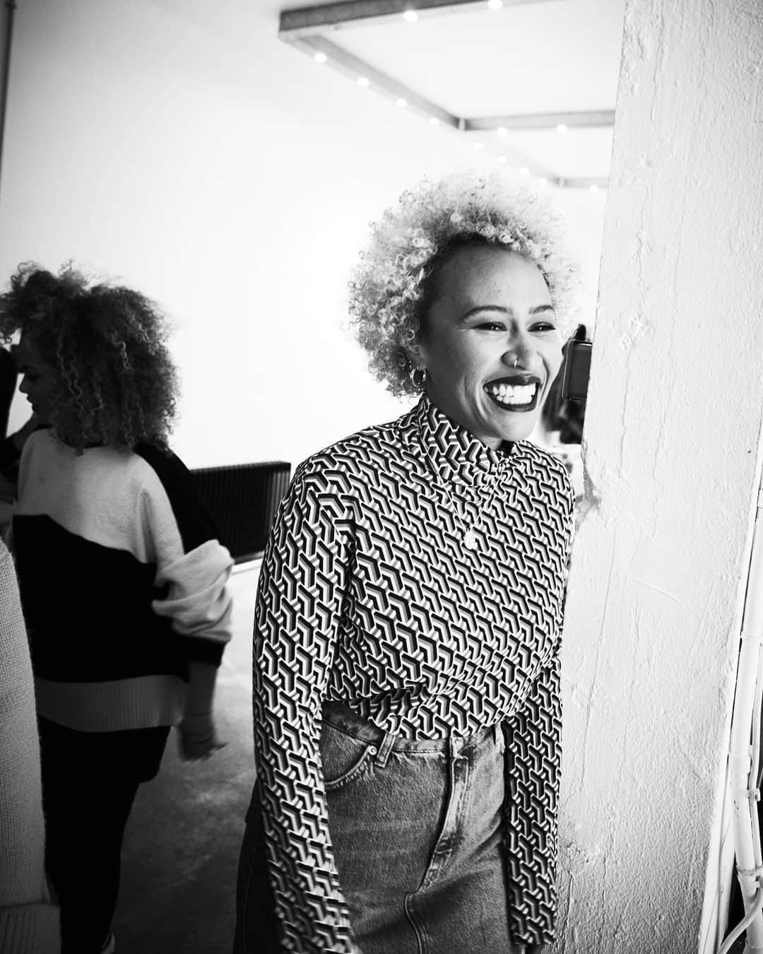 Emeli Sandéのインスタグラム：「Back in London! Time to gear up for album release and put my head down to rehearse for the showcase! So excited to share the new music with you x」