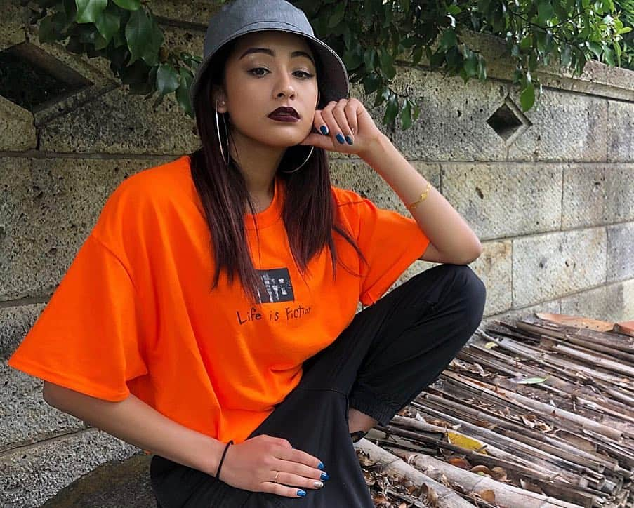 木佐貫まやさんのインスタグラム写真 - (木佐貫まやInstagram)「Orange moooooood👣 🧡🔥🧡🔥🧡🔥🧡🔥 #orange #fashion #girl #mood #coordinate #makeup  Make by @anrikmsk」4月29日 21時20分 - maaayaofficial