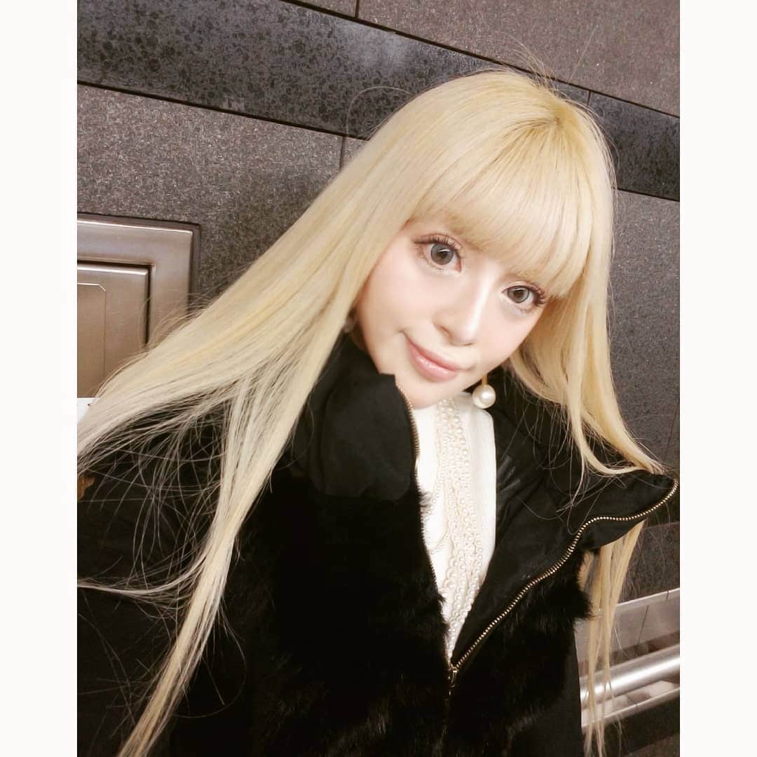 のインスタグラム：「今日は土浦にある歌芸夢者に出演していまぁす♡ ♡♡♡♡♡♡ ------スケジュール-----♡♡♡♡♡♡♡♡♡ 【歌芸夢者】 5月18日(土)28日(日)♡♡♡♡♡♡ ♡♡♡♡♡♡. 【札幌STER CLUB】 5月7日(火)〜12日(日) . . . .  #お姫様#princess#お仕事　依頼お受けします#ステージ#白咲姫香 #バービー#ダンス#hair#小悪魔ageha#モデル#タレント#model#ディズニー#pink #りぼん #プリンセス #お人形　になりたい#企業#event#ドール#beauty#可愛い モノが好き#ファッション #洋服 #hair#イベント #女の子 #フリフリ#barbie」