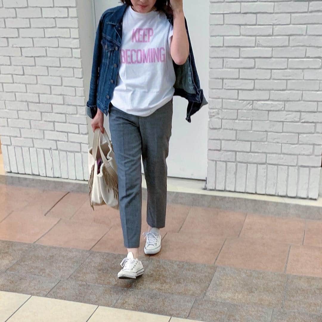 aki_closetのインスタグラム：「. 大好きなTシャツの季節𓇣𓇢  GWにお休みなんていつぶりだろう◟̆◞̆ . #gypsohila  #gap #iena #converse  #ayakobag」