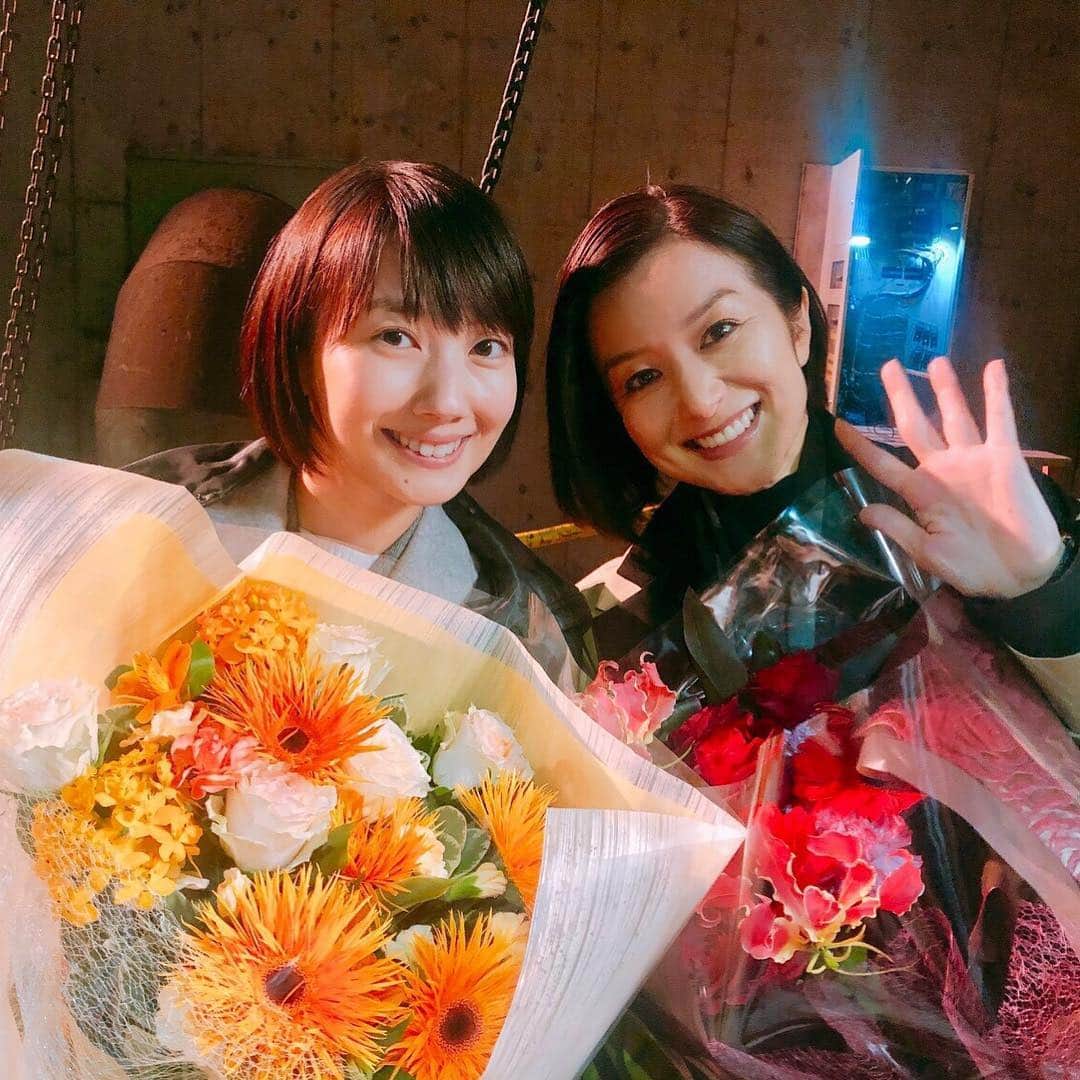 波瑠さんのインスタグラム写真 - (波瑠Instagram)「素敵な先輩方に囲まれて、それはそれはとっても楽しい現場だったのでした。」4月29日 21時35分 - 06_haru_17