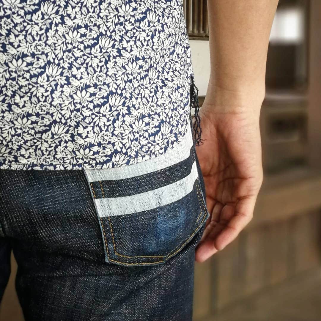 momotarojeansのインスタグラム：「GTB stripe.  #kojima #kurashiki #okayama #jeans #denim #denimday #denimporn #denimhead #selvedge #selvage #selvedgedenim #selvedgeforum #denimevolution #selvedgemurah #unionspecial #goingtobattle #madeinjapan #japanesedenim #fading #naturalfading #madebyhand #madeinjapan #jeanslife #vintagejeans #fade #selvedge #mensweardaily」