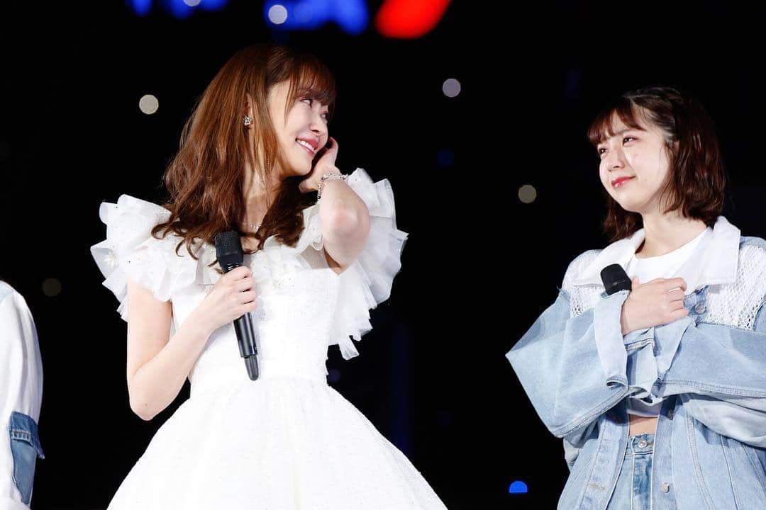 松岡菜摘のインスタグラム：「. . 目が合うたびに 微笑んでくれるから ずっと悲しかった😢 . でもいい写真なのに 顔が丸すぎてもっと悲しい 泣いちゃう、、笑 . #写真 #思い出 #好きなんだ」