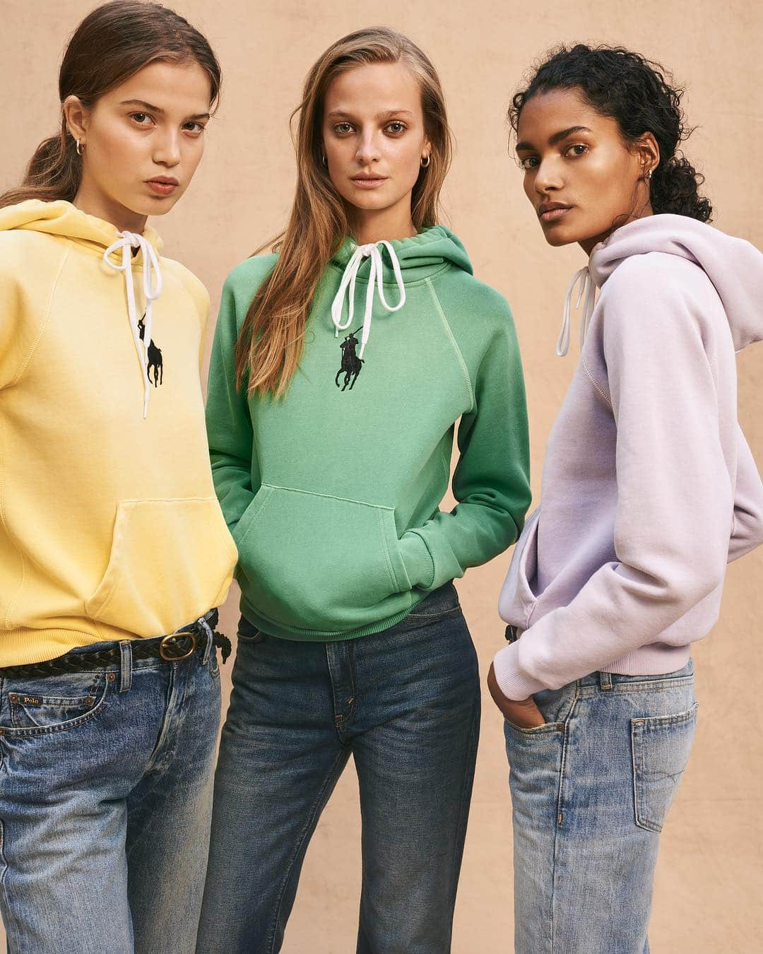 Polo Ralph Laurenさんのインスタグラム写真 - (Polo Ralph LaurenInstagram)「Logo mania. Our iconic #BigPony adorns soft-hued fleece hoodies for spring. . Shop women’s new arrivals through bio link. . #PoloRLStyle」4月29日 22時01分 - poloralphlauren