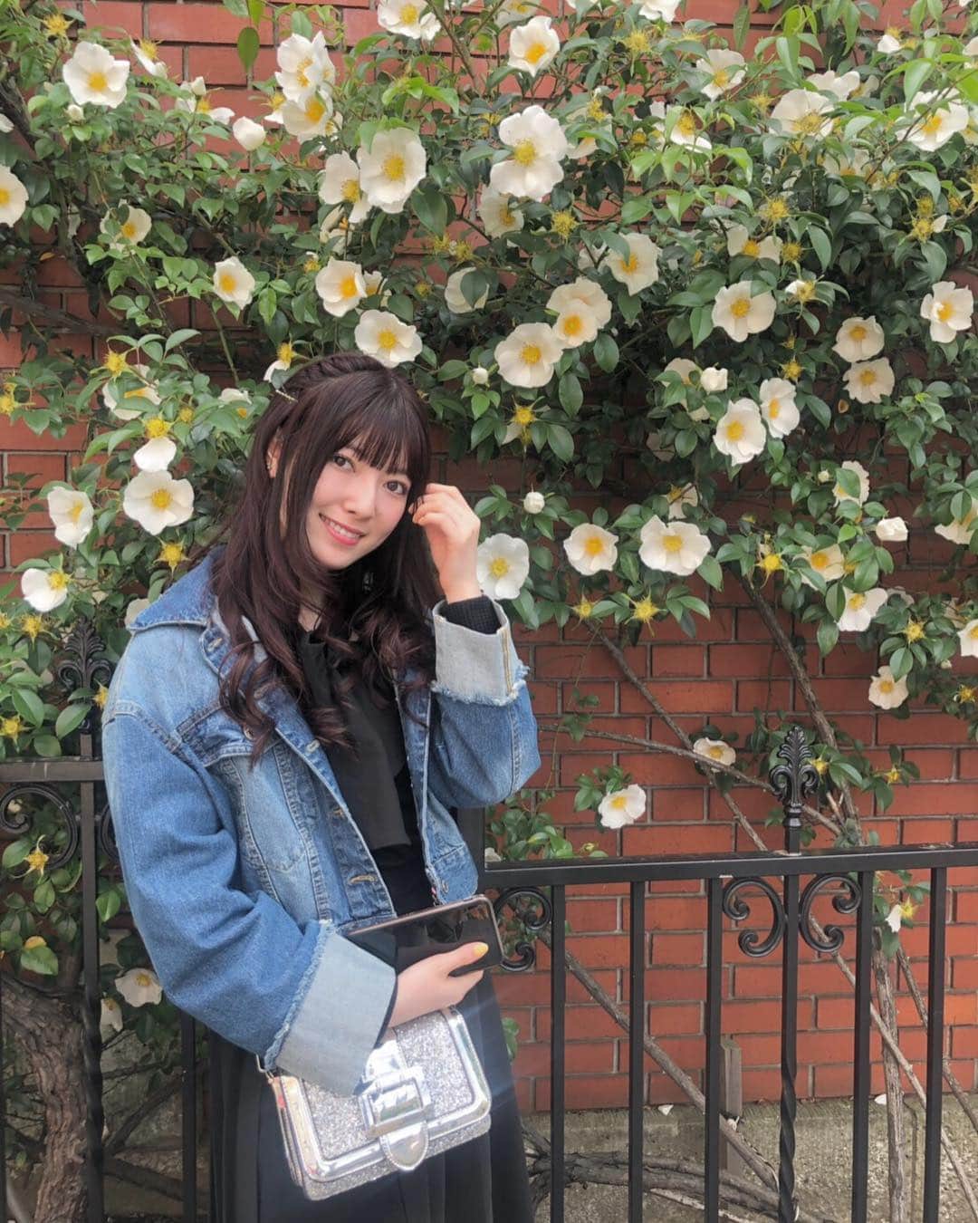 日下部美愛のインスタグラム：「🦋💚⚪️🌷 . . #photo #japan #model #me #code #fashion #selfie #makeup #followme #instagood #camera #instadaily #dailylook #ootd #한국 #맞팔 #사진 #데일리 #데일리룩 #인스타사진 #인스타그램 #일본인 #패션」