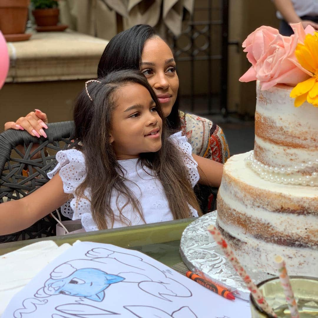 バウ・ワウさんのインスタグラム写真 - (バウ・ワウInstagram)「What a wonderful 2 day celebration for my daughter Shai’s 8th birthday celebration. Want to thank her mother @joiechavis for organizing things and helping make sure our daughter had the best bday ever. Nothing like seeing my baby girl smile and be filled with joy. And thanks for all of your bday wishes. Thanks! Shout out @fourseasons hotel in Beverly Hills.」4月29日 22時09分 - shadmoss