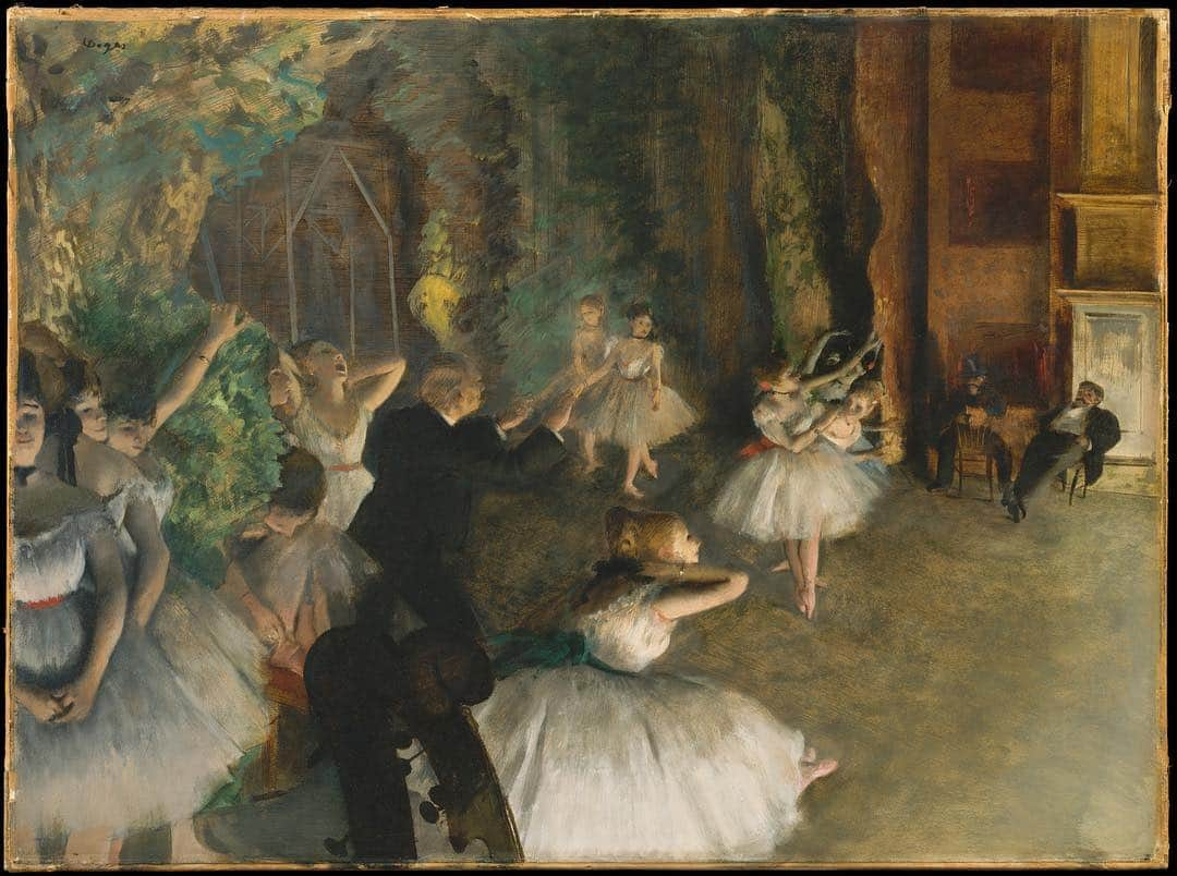 メトロポリタン美術館さんのインスタグラム写真 - (メトロポリタン美術館Instagram)「⁣Twirling the night away with Degas on #InternationalDanceDay. 💃 There are three similar versions of this scene, and their precise relationship has bedeviled scholars for decades. The largest, painted in grisaille (Musée d’Orsay, Paris), appeared in the first Impressionist exhibition in 1874. The two others, tentatively dated the same year, are in #TheMet's collection. 👆This first painting probably preceded the second one in pastel (swipe 👉) which is more freely handled. Both works were executed over an ink drawing on paper, an unusual practice for Degas. ⠀ ⠀ 🎨 Edgar #Degas (French, 1834–1917). (1) The Rehearsal of the Ballet Onstage, ca. 1874. (2) The Rehearsal Onstage,ca. 1874. Both are on view in Gallery 816.」4月30日 8時00分 - metmuseum