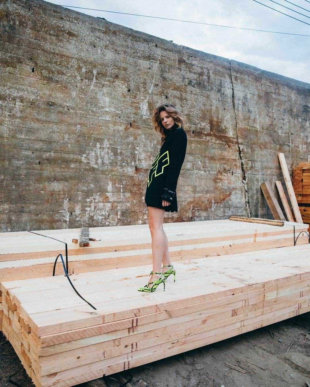 OFF-WHITE C/O VIRGIL ABLOHさんのインスタグラム写真 - (OFF-WHITE C/O VIRGIL ABLOHInstagram)「ss19 women’s Off-White™ collection titled “Track & Field”」4月30日 8時08分 - off____white