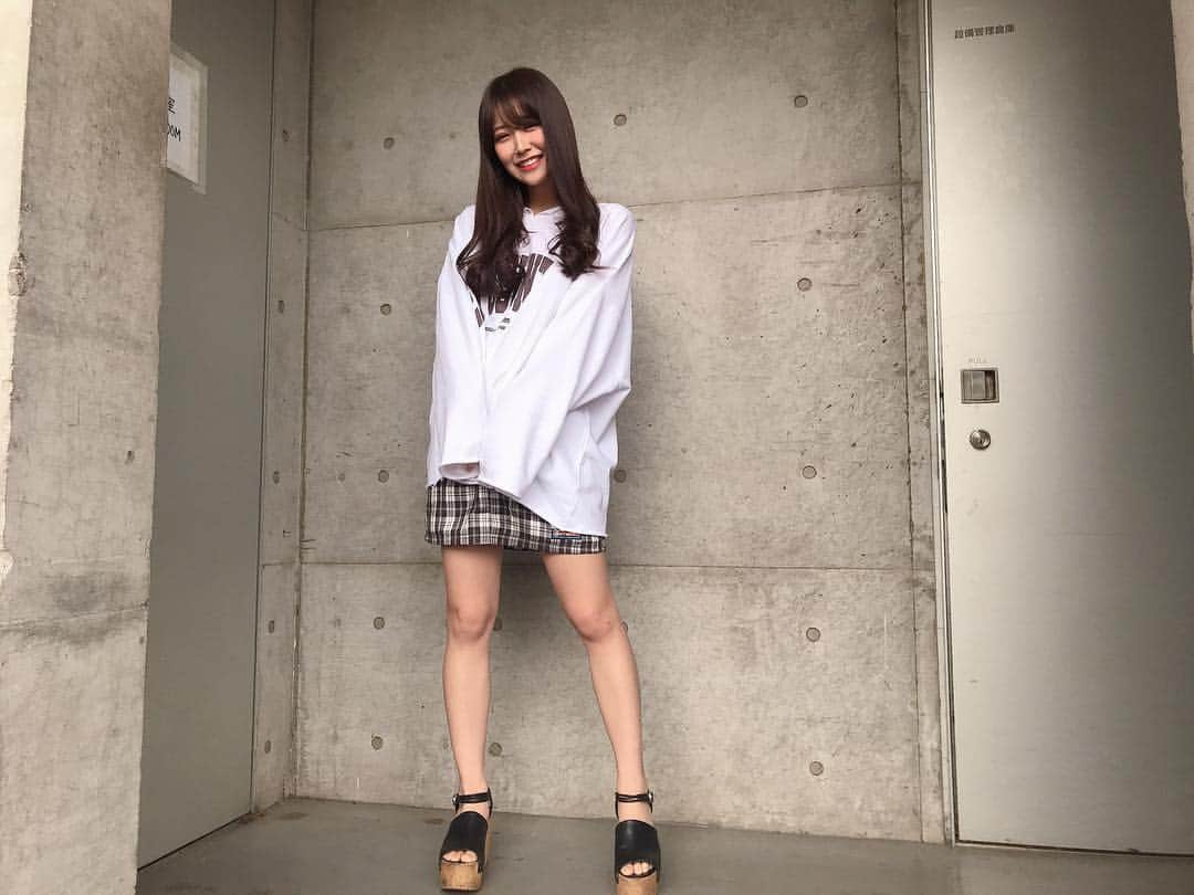 白間美瑠さんのインスタグラム写真 - (白間美瑠Instagram)「おはようかい❤️ 昨日、握手会ありがとうありがとうございました！ 今日もよろしろまー😘😘 #私服るん #ダボダボるん」4月30日 8時12分 - shiro36run