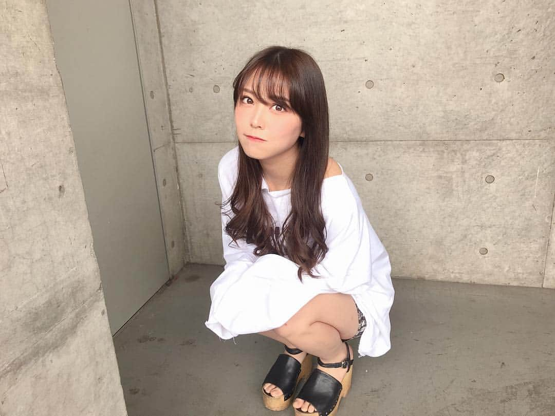 白間美瑠さんのインスタグラム写真 - (白間美瑠Instagram)「おはようかい❤️ 昨日、握手会ありがとうありがとうございました！ 今日もよろしろまー😘😘 #私服るん #ダボダボるん」4月30日 8時12分 - shiro36run