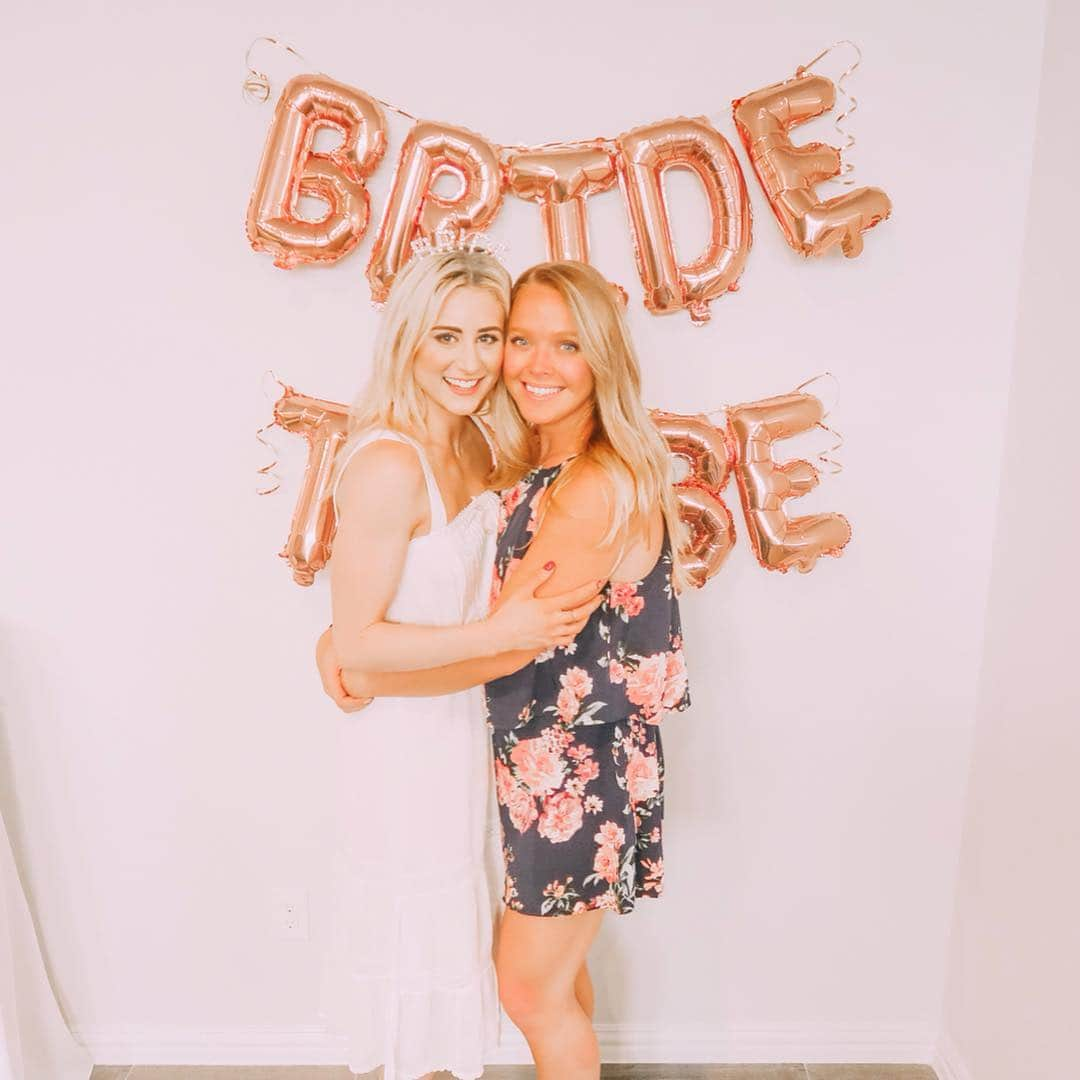 アシュリー・ケインさんのインスタグラム写真 - (アシュリー・ケインInstagram)「BRIDAL SHOWER👰🏼 So many beautiful souls💗 My heart is so full & happy! Thank you to my Maid of Honor for being so incredible and putting together a day that was filled with so much love! Thank you to everyone for being a part of this special day and for helping create memories that I won’t forget. Even if you weren’t able to make it yesterday, we felt your energy!Dalton and I are so thankful to all of you for your patience while we have been traveling everywhere✨」4月30日 8時33分 - icegirlash