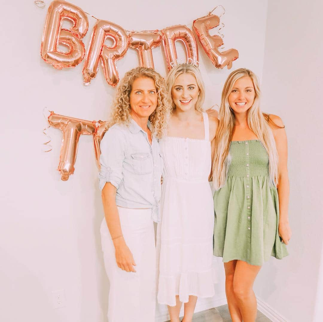 アシュリー・ケインさんのインスタグラム写真 - (アシュリー・ケインInstagram)「BRIDAL SHOWER👰🏼 So many beautiful souls💗 My heart is so full & happy! Thank you to my Maid of Honor for being so incredible and putting together a day that was filled with so much love! Thank you to everyone for being a part of this special day and for helping create memories that I won’t forget. Even if you weren’t able to make it yesterday, we felt your energy!Dalton and I are so thankful to all of you for your patience while we have been traveling everywhere✨」4月30日 8時33分 - icegirlash