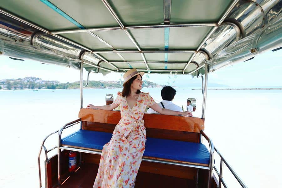 樋口智恵子さんのインスタグラム写真 - (樋口智恵子Instagram)「Hello Koh Samui🏝✨🇹🇭 @capeandkantary Cape Fahn Hotel Samui. . . . . 今年のGWはサムイ島に来ています🏝✨🇹🇭昨年出来たばかりのケープファンホテルはとても素敵！離れ小島にあり、引潮時は車、満潮時はボートでホテルへ🚤🚙部屋数22部屋、プライベート感満載のホテルです🏝☀️ . . . . #kohsamui #capefahn #capeandkantary #luxuryhotel #slh #smallluxuryhotels #gw #サムイ島 #ilovethailand #sezane #sezaneaddict #vacances #ゴールデンウィーク #早寝早起き」4月30日 8時45分 - chieko_higuchi