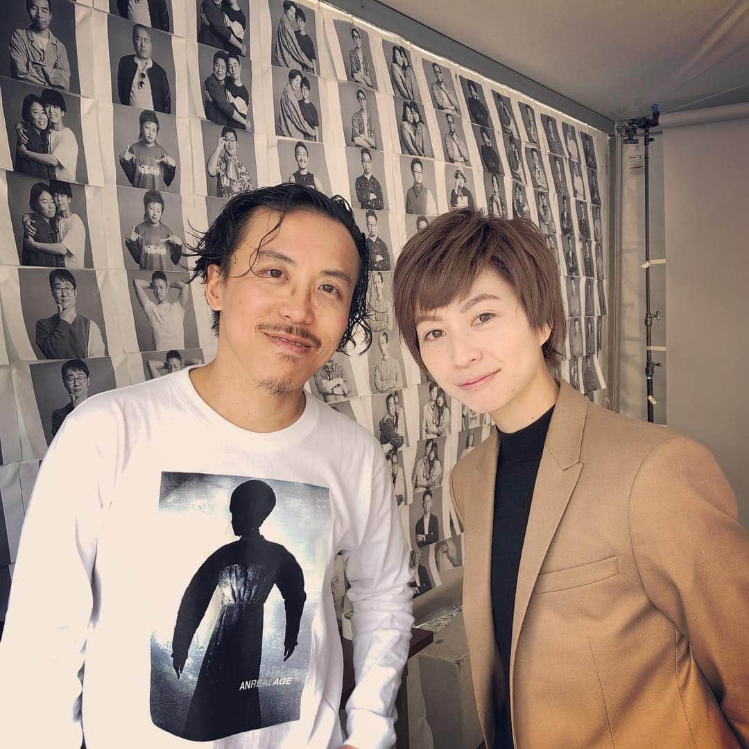 滝沢ななえさんのインスタグラム写真 - (滝沢ななえInstagram)「おはようございます。 昨日trp2019へお邪魔してきました！ ゆっくりは出来なかったけど 賑わっていて 盛り上がっていて なんだか嬉しくなりました。 ・ 私はOUT IN JAPANのプロジェクトに 参加させて頂いて レスリーキー(@lesliekeesuper)さんに お写真を撮って頂きました。 とても貴重でステキな機会をありがとうございました！ ・ 色んな事を耳にするし 目にしますが 自分は自分です。 他の誰にもなれないと思う。 ・ 誰かみたいになりたい！ ではなくて ベストオブ自分を目指すことが 大事なのかなと思います(^^)」4月30日 8時40分 - nanaetakizawa