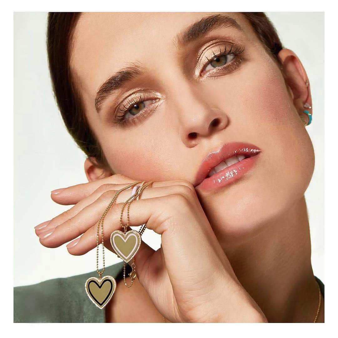 ケイト・ハリソンのインスタグラム：「New @efcollection」