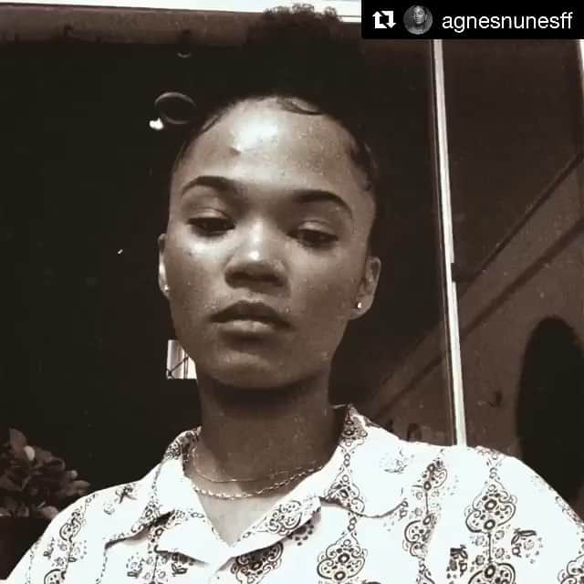 Giovanna Antonelliのインスタグラム：「Arrepiada estou!!! 😱@agnesnunesff  Que presente nesta segundona!!!!!!!! Amo essa musica..... ♥️ Boa semana !!!!!!!! @rodrigogrunfeld #ninasimone」