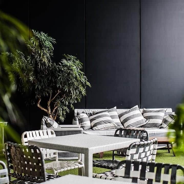 ジェルバゾーニさんのインスタグラム写真 - (ジェルバゾーニInstagram)「A peaceful corner in the center of Tokyo #GervasoniTour Outdoor collections at @the_theatre_table⁣ 📸@nik_to⁣ ⁣.⁣ .⁣ .⁣ .⁣ #thetheatretable #シアターテーブル #hikarie #ヒカリエ #shibuya #シブヤ #イタリアン #ワイン #コーヒー #レストラン #カフェ⁣ #Gervasoni #Gervasoni1882 #interiordesign #decor #paolanavone #designlovers #design #instadesign #instagood #interioraddict #homeinspiration #archilovers #furniture #style #inspiration #architecture #outdoor」4月30日 0時02分 - gervasoni1882