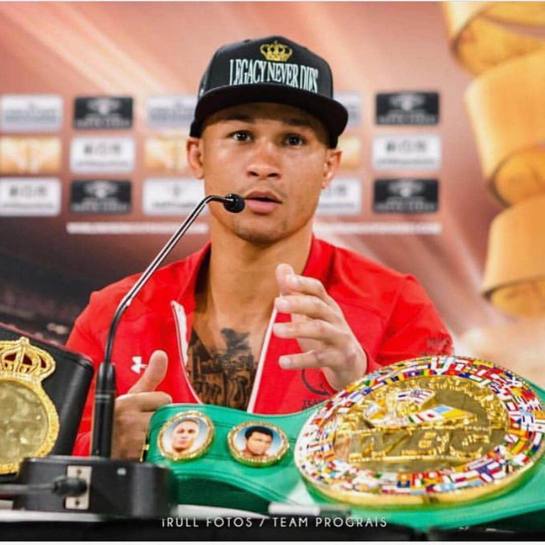 マック・メインのインスタグラム：「Congrats Champ! @regisprograis keep going my brother! Always a blessing to see greatness live in action! I wish the ref would’ve let you knock dat boy out...he saved lil wo frfr! Great fight deaux as usual #RougaRou #504Boy #NewBeltAlert #CHAMP」