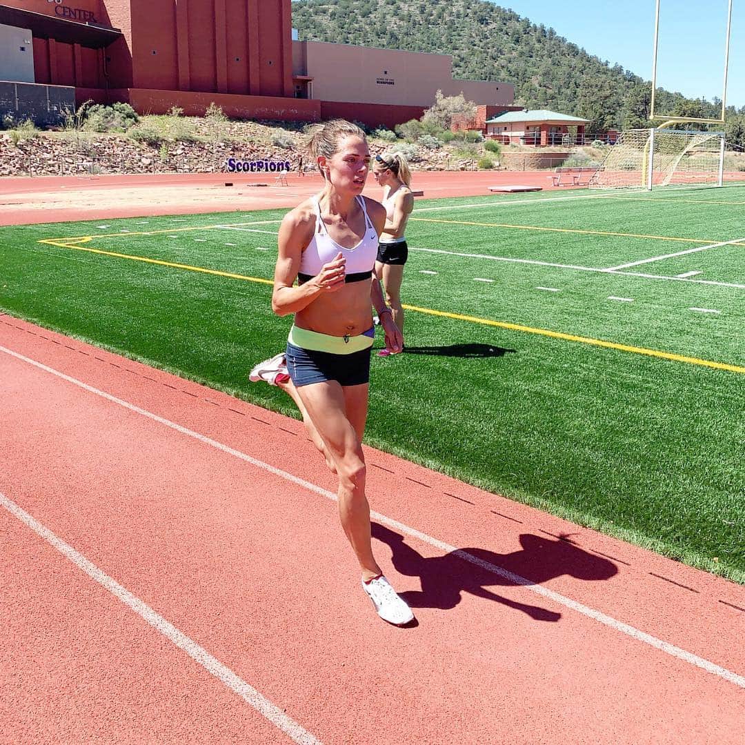 メリッサ・ビショップのインスタグラム：「I will never take fitness for granted, ever again 😫 #yabish #paintrain #itwillalwayshurt #fitness #comeback #altitude #sedona #desert #heat」