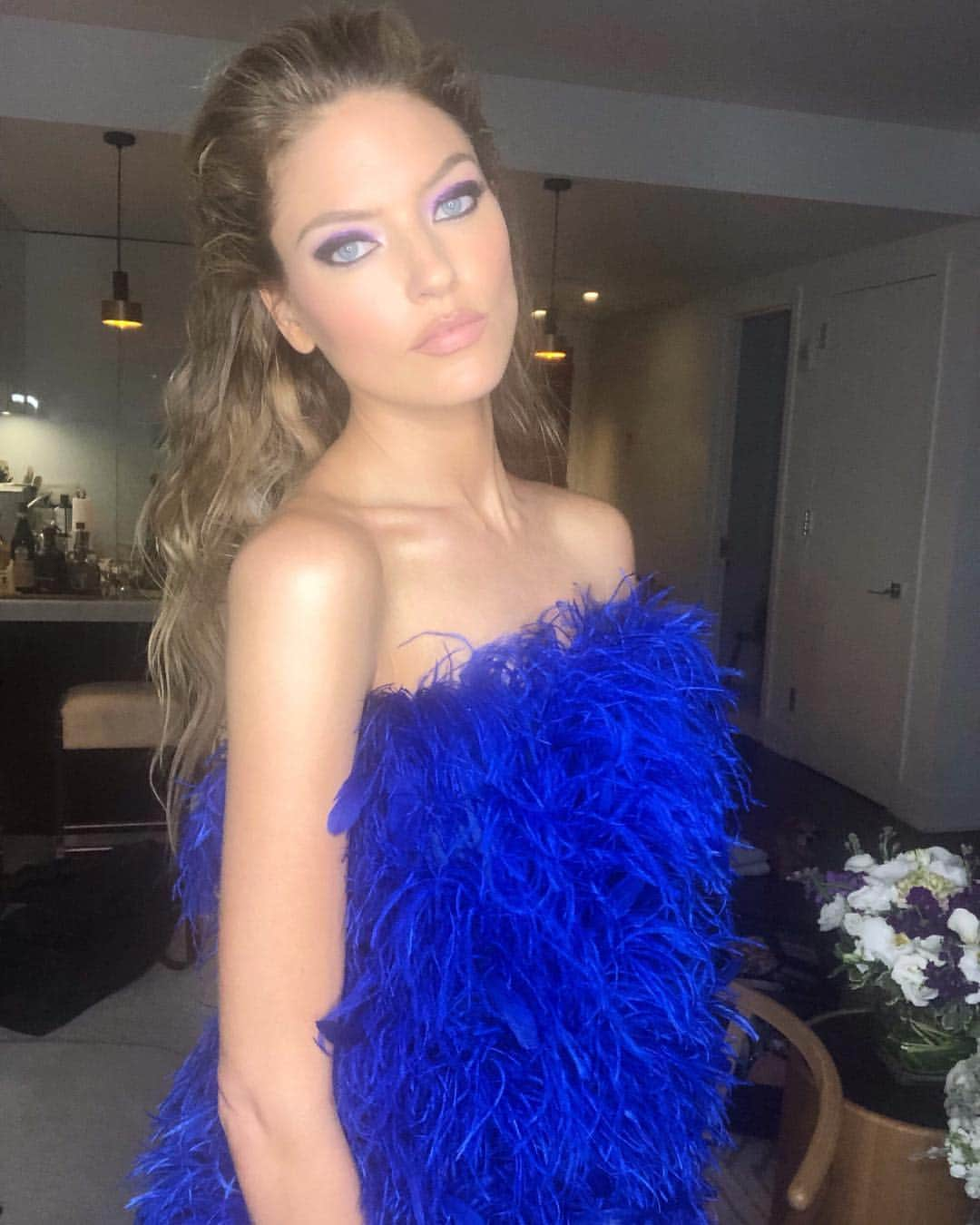 マーサ・ハントさんのインスタグラム写真 - (マーサ・ハントInstagram)「glam by my loves @georgisandev @daniellepriano 💙」4月30日 1時47分 - marthahunt