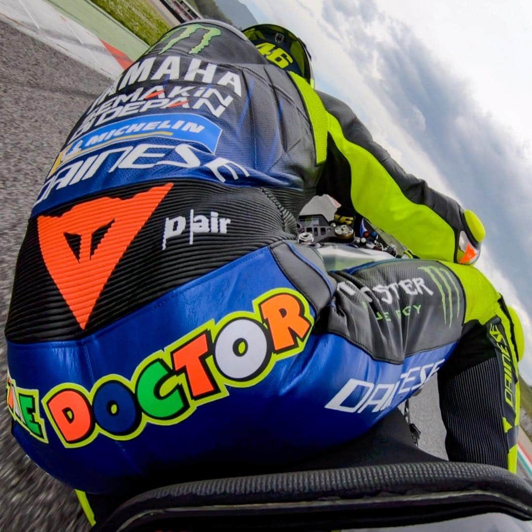 バレンティーノ・ロッシさんのインスタグラム写真 - (バレンティーノ・ロッシInstagram)「Front view rear view and video by @gopro #GoProHero7」4月30日 2時03分 - valeyellow46