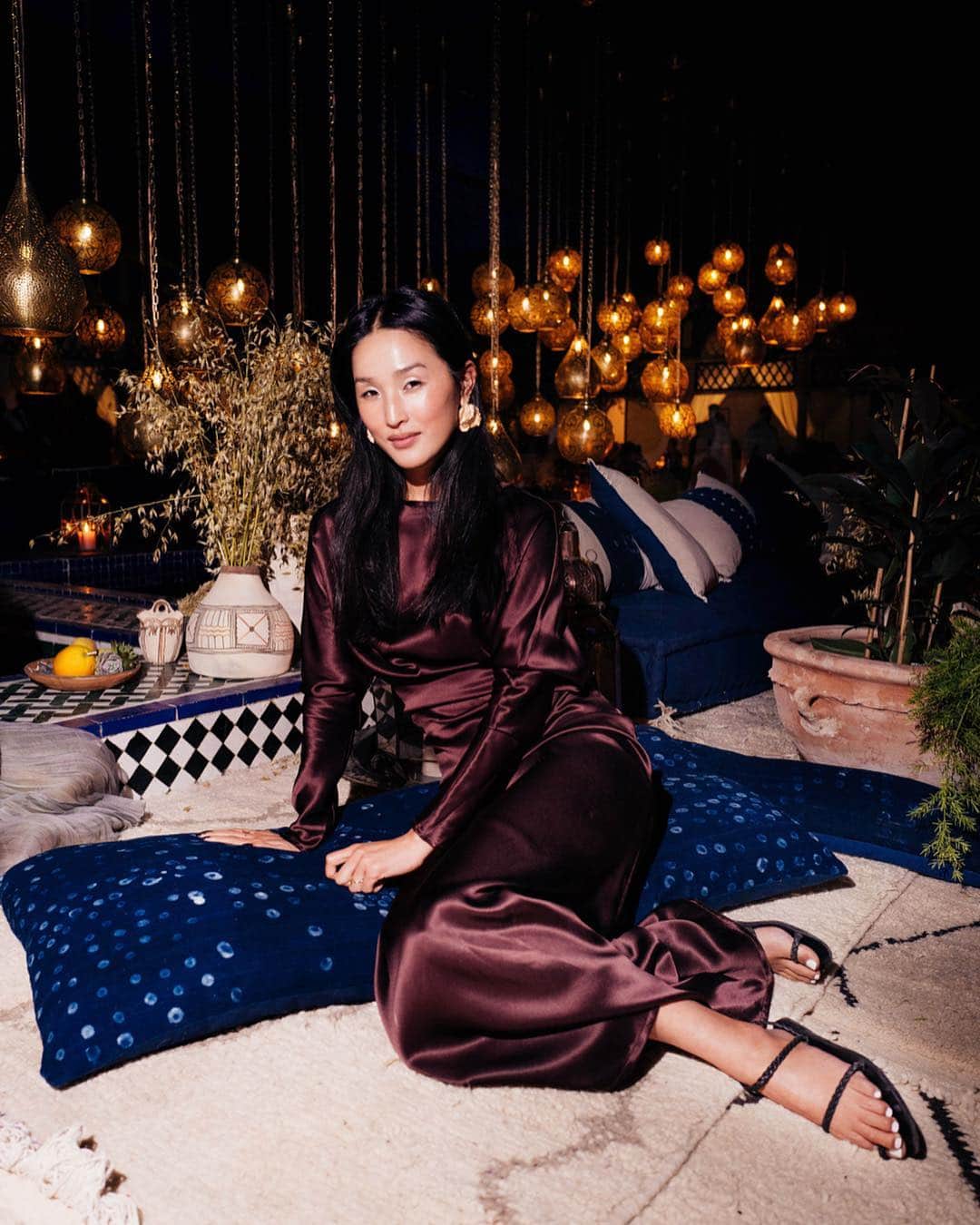 Vogue Italiaさんのインスタグラム写真 - (Vogue ItaliaInstagram)「Waiting for @dior Cruise 2020 show in Marrakech, Morocco. Here’s the exclusive pictures by @germanlarkin of yesterday’s night welcome dinner at Palazzo Bahia. Swipe to see the guests and don’t miss the show live on Vogue.it ✨」4月30日 2時00分 - vogueitalia