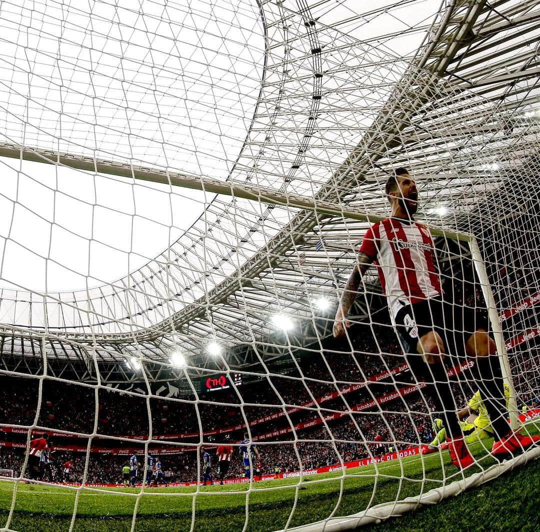 LFPさんのインスタグラム写真 - (LFPInstagram)「HEAR THE LION ROAR! 🦁😱 • #Athletic #SanMames #LaLigaSantander #LaLiga」4月30日 2時01分 - laliga