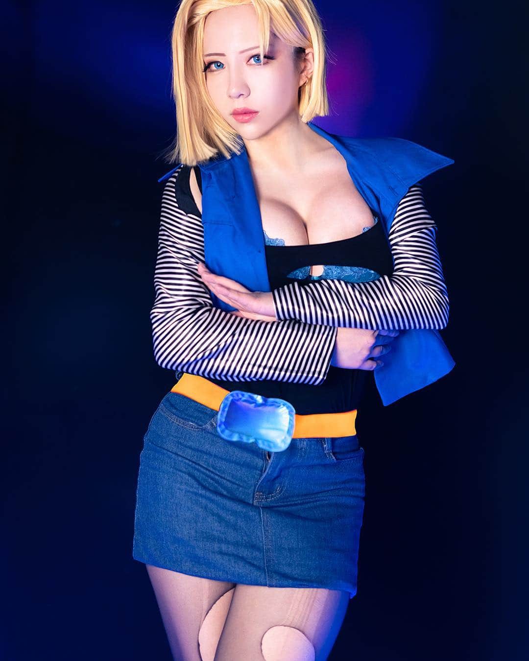 千尋のインスタグラム：「DRAGON BALL Android18 April Tier3 reward❤️ last 2 days! Get now https://reurl.cc/NQdY6 七龍珠正片來了!!!! 拍照的時候剛好天氣超熱 瘋狂流汗嗷嗷嗷 有種熱血的感覺)?欸  #DRAGONBALL #Android18 #android18cosplay  #dragonballcosplay」