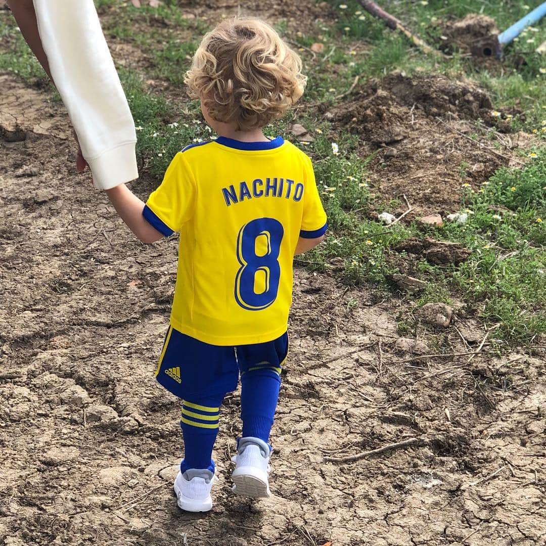アレハンドロ・フェルナンデス・イグレシアスのインスタグラム：「Ese Cádiz...OÉ! 💛💙」