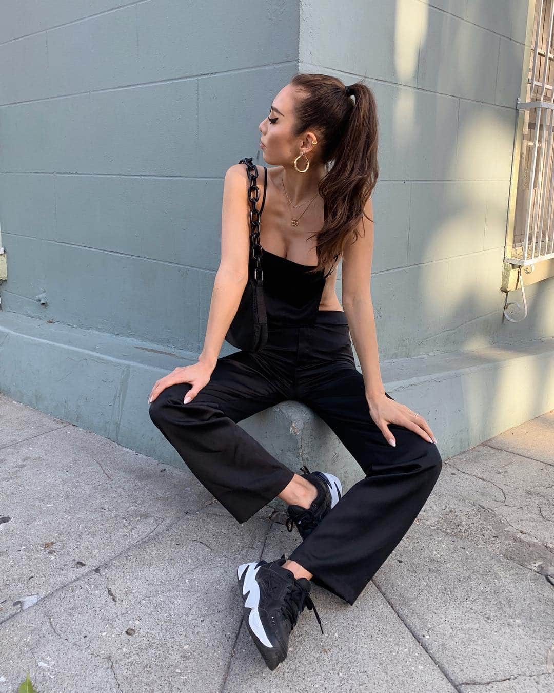 ルミ・ニーリーのインスタグラム：「Made pajamas for outside (again) ✨」