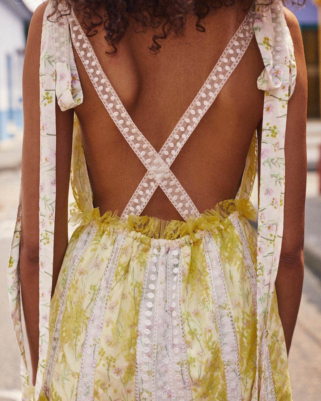 For Love & Lemonsさんのインスタグラム写真 - (For Love & LemonsInstagram)「DETAILS: the Limoncella Maxi Dress from our #Summer19 Collection」4月30日 2時41分 - forloveandlemons