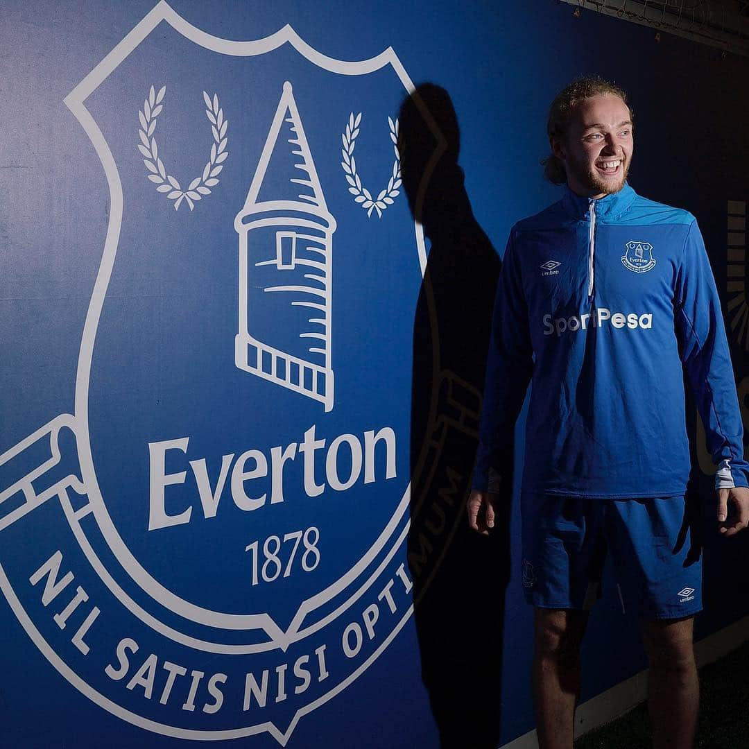 エヴァートンFCさんのインスタグラム写真 - (エヴァートンFCInstagram)「TD26 📝➡️ June 2023. • • • #everton #efc #premierleague #epl #pl #football #newdeal #signing #england #threelions #younglions」4月30日 3時12分 - everton