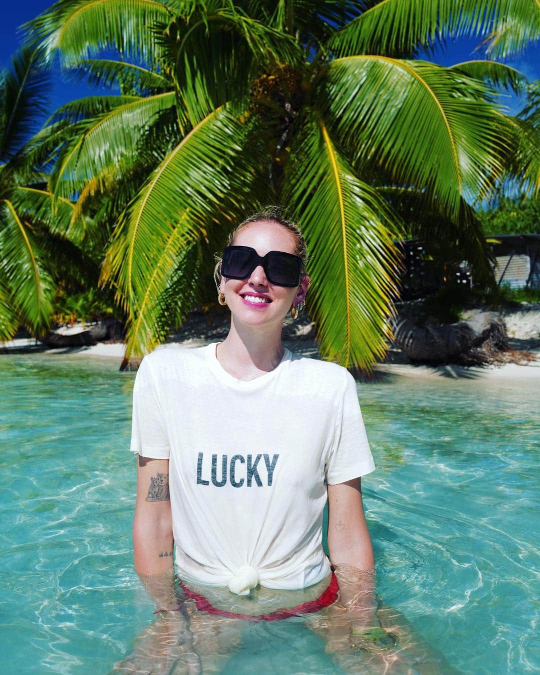 キアラ・フェラーニさんのインスタグラム写真 - (キアラ・フェラーニInstagram)「Feeling lucky in my @dior #DiorSoLight sunglasses #advertising 😎」4月30日 3時14分 - chiaraferragni