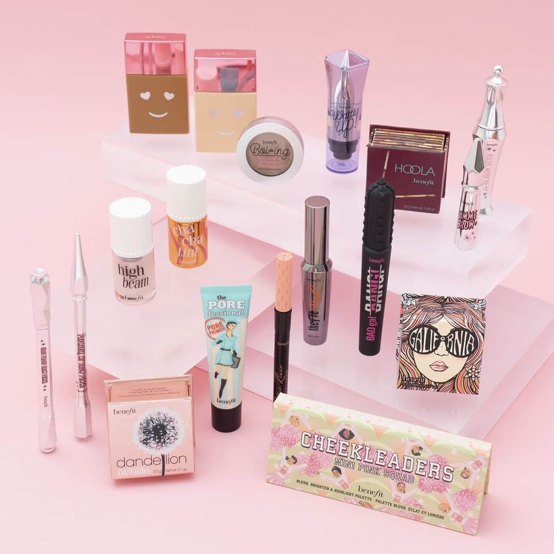 Benefit Cosmetics UKさんのインスタグラム写真 - (Benefit Cosmetics UKInstagram)「Which of your besties would LOVE this MONDAY haul? 😍 Tag ‘em! 👇🏼 #benefit #benefitbrows #beauty . . . 📷 Image Description: A haul of Benefit products」4月30日 3時31分 - benefitcosmeticsuk