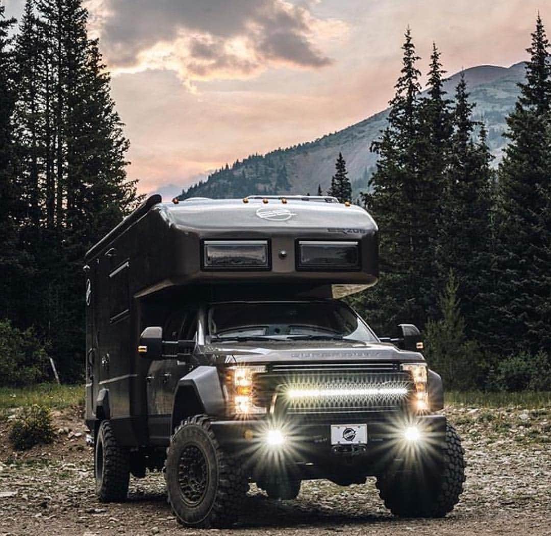 Classics Dailyさんのインスタグラム写真 - (Classics DailyInstagram)「Put your skills to the test at @OverlandExpo WEST, May 17-19, 2019 Premier overland event for do-it-yourself adventurers  Flagstaff, Arizona  @OverlandExpo _  #overlandexpo #explore #tapintoadventure#overlandlife #overland #overlandlife#wander #explore #overlandexpo#adventuretime #adventure#overlandkitted #gypsy#equipedtoexplore #adventuretruck#nomad #goanywhere #dirtroad #fourwheelcampers  _ 📸 @earthroamer」4月30日 3時34分 - classicsdaily