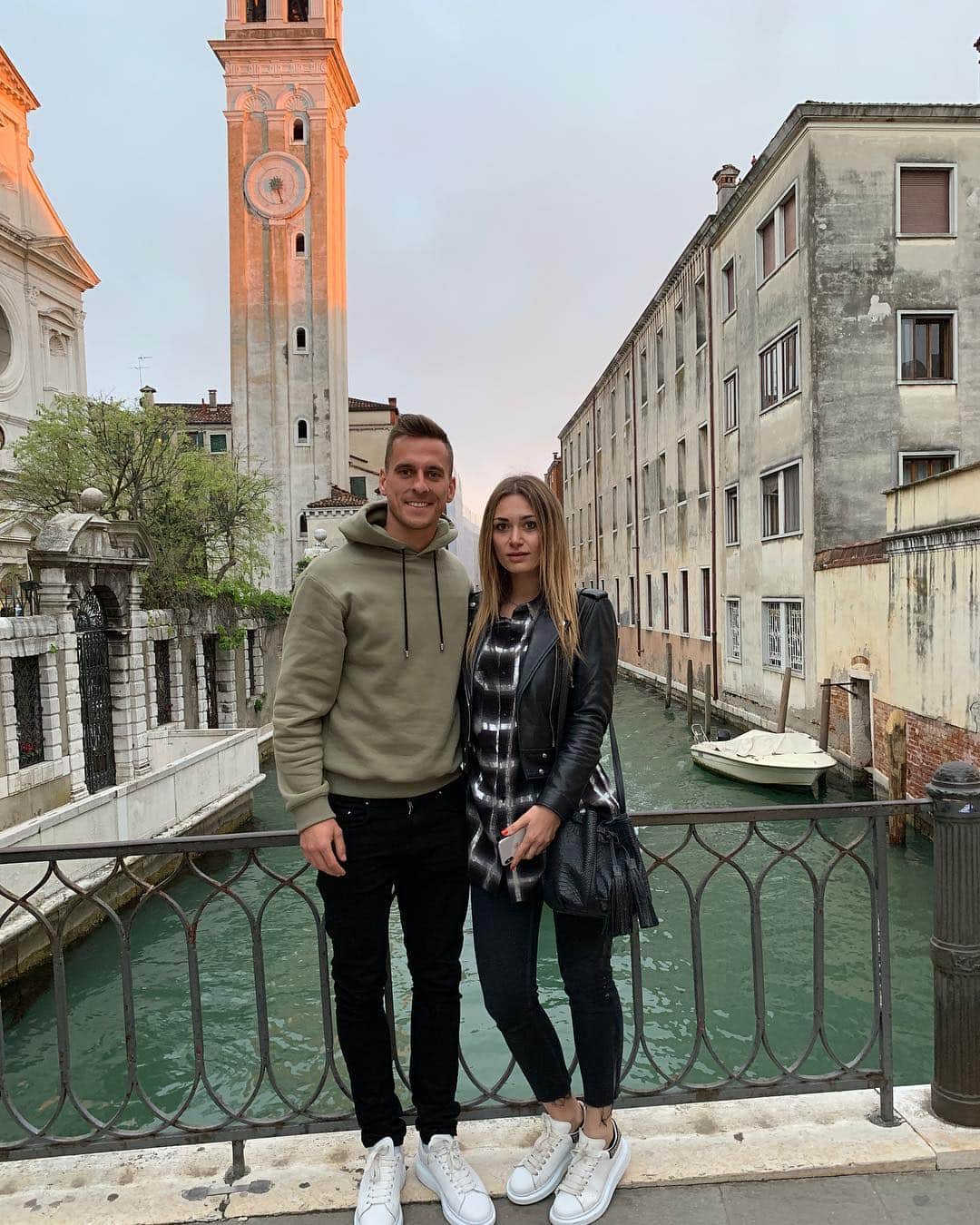 アルカディウシュ・ミリクのインスタグラム：「🇮🇹💑」