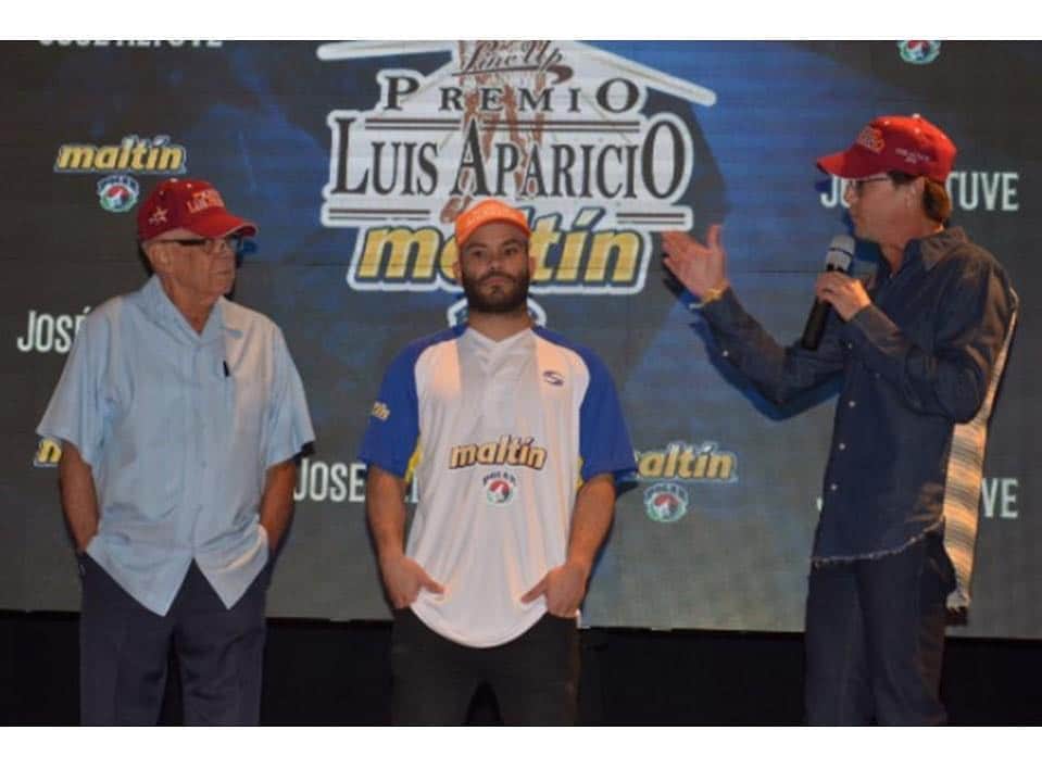ホセ・アルトゥーベのインスタグラム：「Sr Luis Aparicio hoy quiero desearle un feliz cumpleaños y darle gracias por poner el nombre de Venezuela en el salón de la fama un lugar donde muchos queremos llegar. Es un ejemplo a seguir en todo el sentido de la palabra. Que Dios te permita cumplir muchos más 🙏🏻」