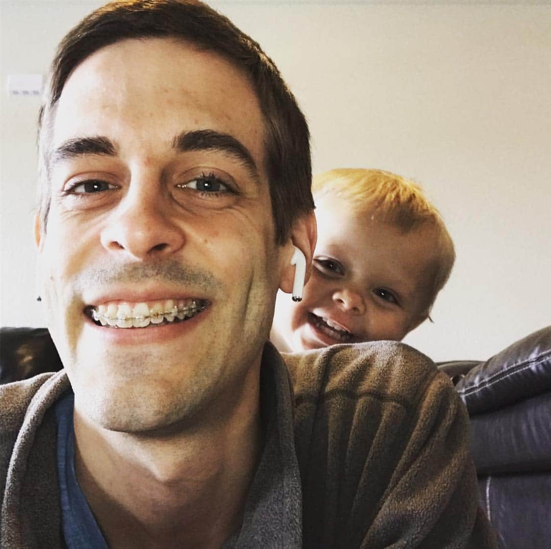 デリック・ディラードのインスタグラム：「Studying for #finals with this guy! #fathersontime」